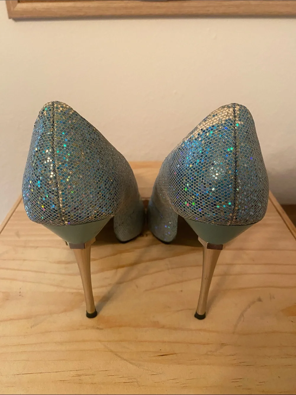 Sparkling Blue Pointed-Toe Stiletto Pumps size 7